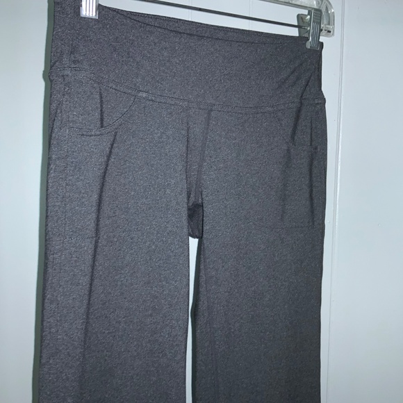 Athleta In Fusion Flap Pocket yoga Pants Sz S Gray Stretch gym workout 964515 - Picture 3 of 9